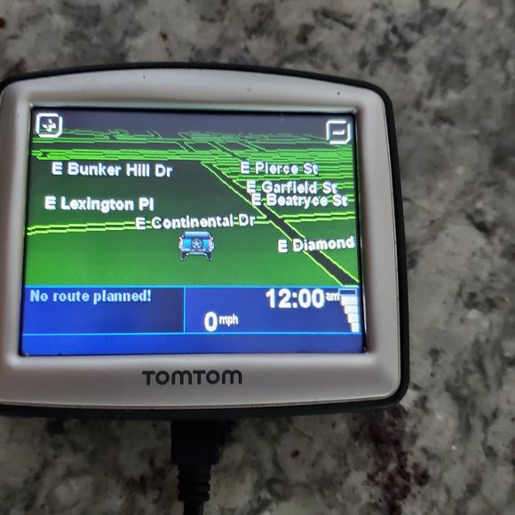 TomTom One N14644 GPS Device w/ USB Charging Cable - Picture 5 of 6